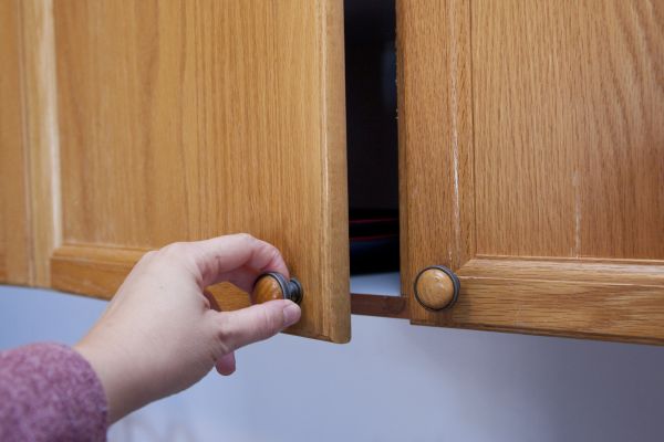 Cupboard Knob Installation