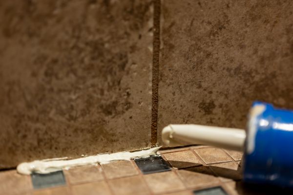 Shower Caulk Replacement in Salinas